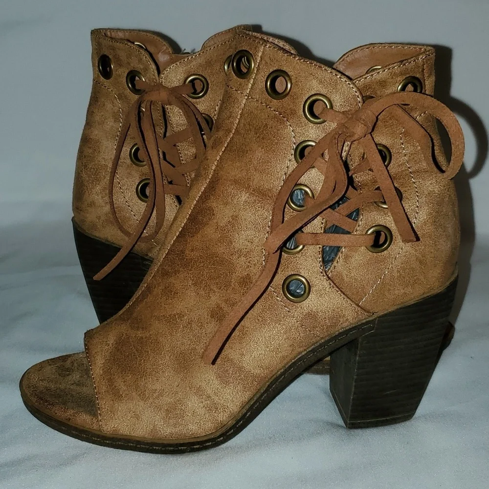 Vintage 93 Gina Peep Toe Ankle Boot - Picture 7 of 7